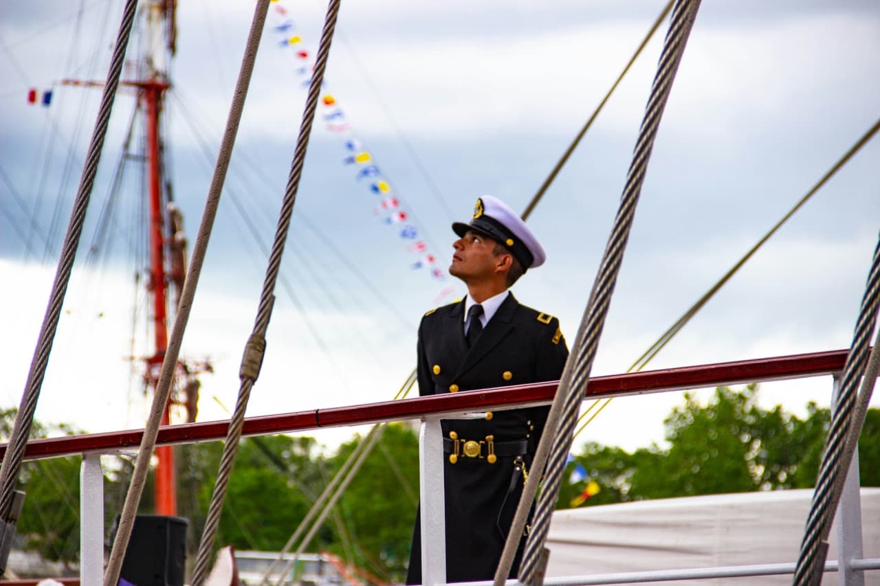 Maritime professionals and crew training